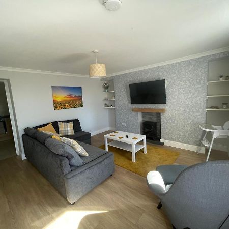 Immaculate One Bedroom Home With Private Parking Swansea Buitenkant foto