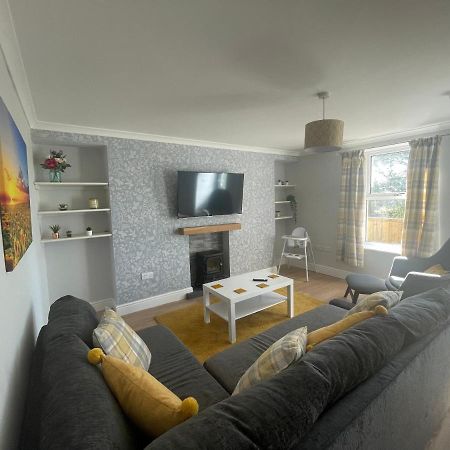 Immaculate One Bedroom Home With Private Parking Swansea Buitenkant foto