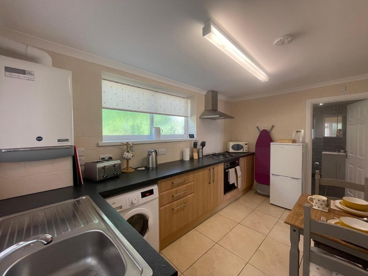 Immaculate One Bedroom Home With Private Parking Swansea Buitenkant foto